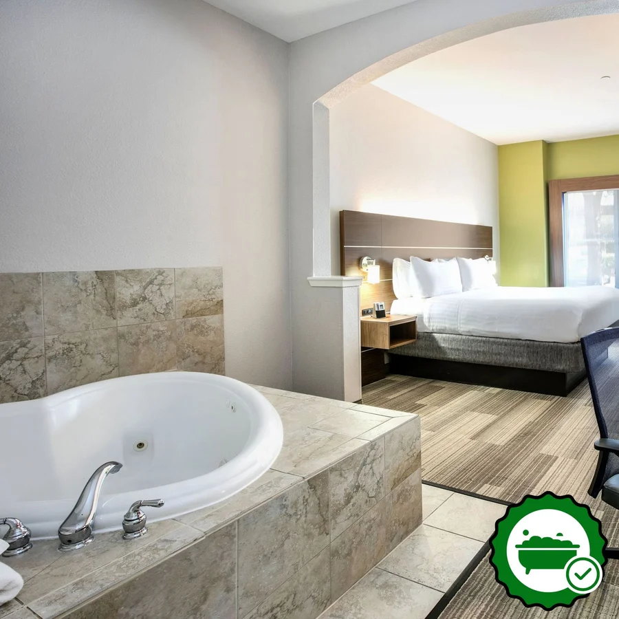Holiday Inn Express & Suites Dallas - Grand Prairie I-20, an IHG hotel - Verified Jacuzzi In-Room