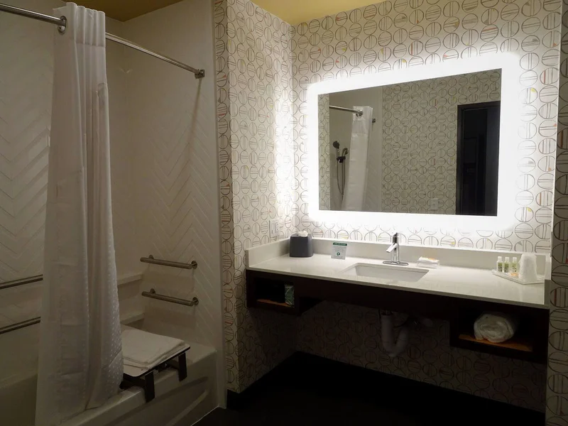 Holiday Inn Jonesboro By IHG - Guest Room image