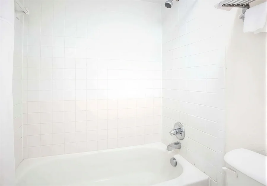 Super 8 by Wyndham Augusta - Featured hot tub