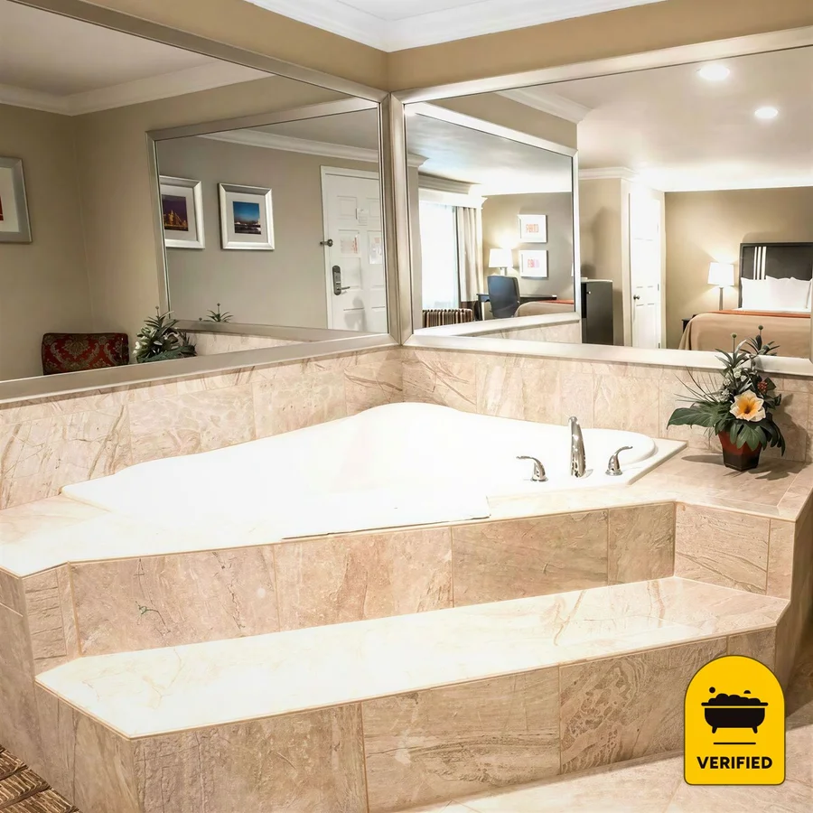 Quality Inn Near Downey Studios: the King Whirlpool Superior Room in Downey, CA
