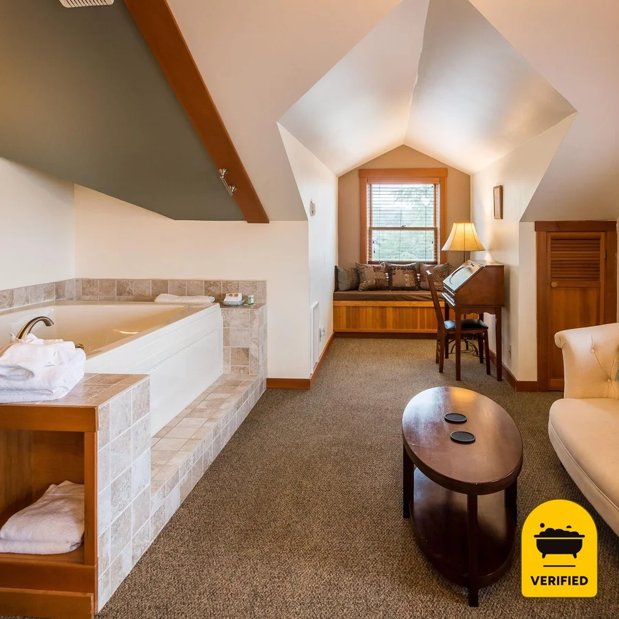 The Heron Inn & Day Spa: the Heron Master Suite in La Conner, WA