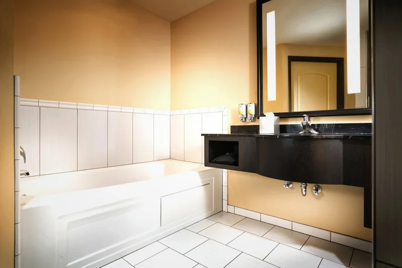 Staypineapple, The Maxwell Hotel, Seattle Center - Featured hot tub