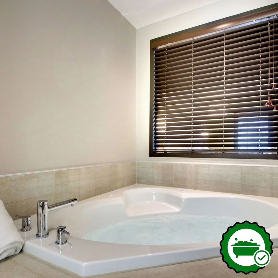 Holiday Inn Express & Suites Helen By IHG - Verified Jacuzzi In-Room
