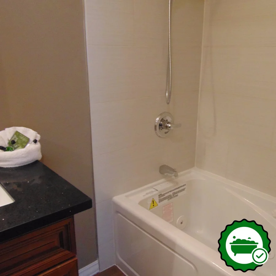 Redac Gateway Hotel - Verified Jacuzzi In-Room