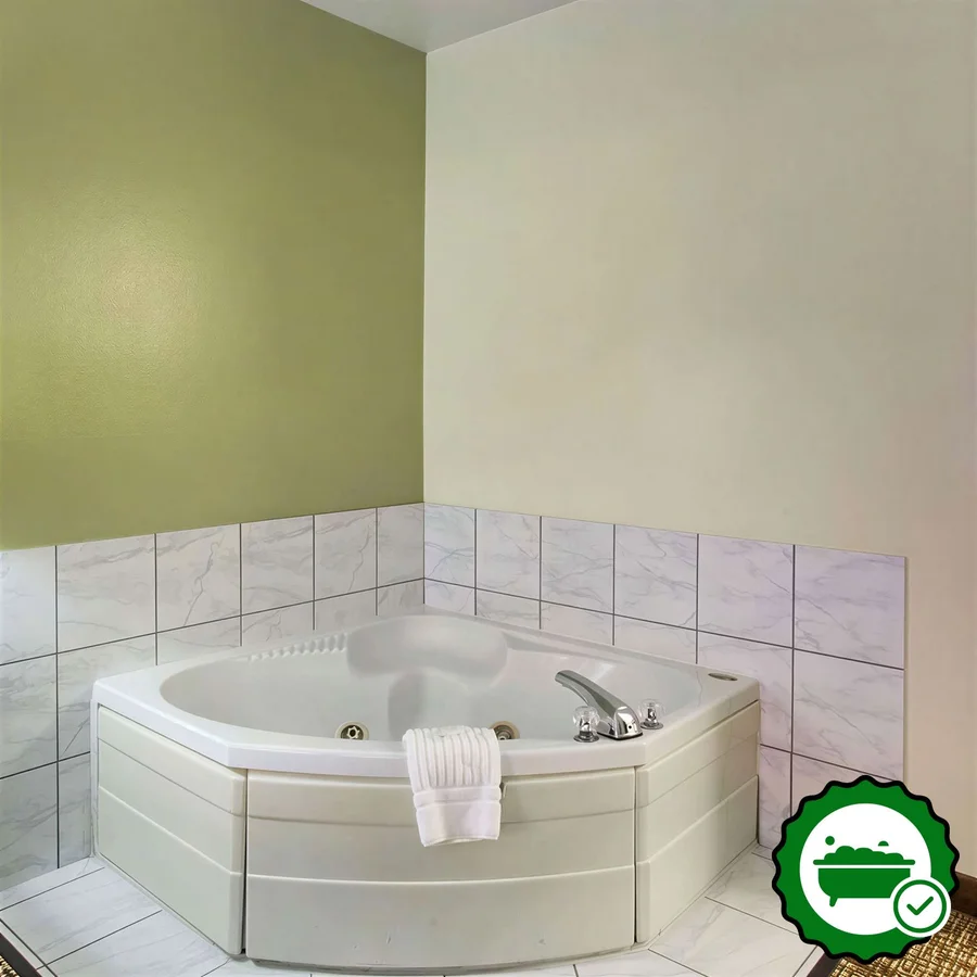 Comfort Inn Franklin Highway 96 - Verified Jacuzzi In-Room