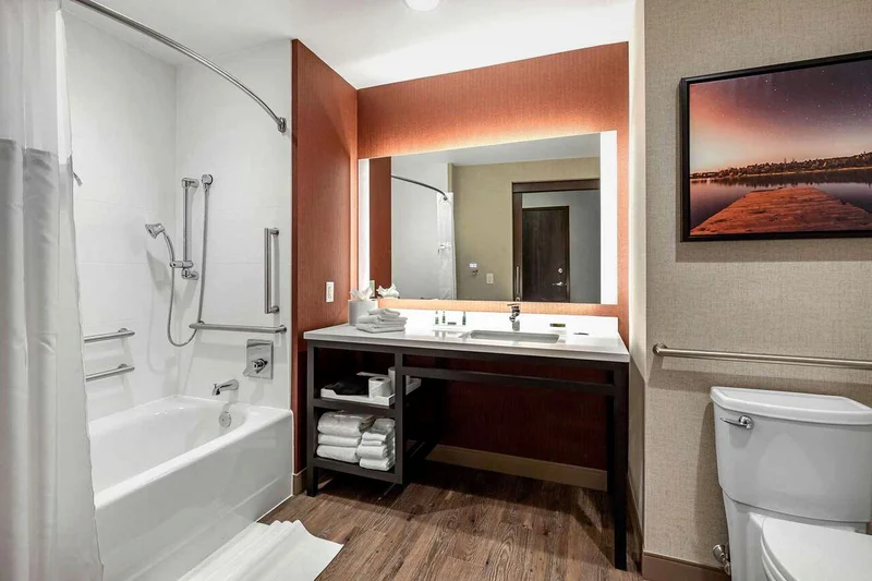 Cambria Hotel Omaha Downtown - Featured hot tub