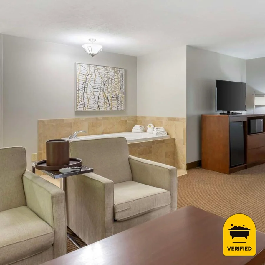 Best Western Plus Cottontree Inn, the water at North Salt Lake