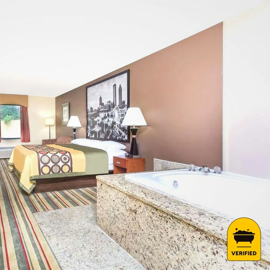 Super 8 by Wyndham Dublin: the King Jacuzzi Studio Suite in Dublin, GA
