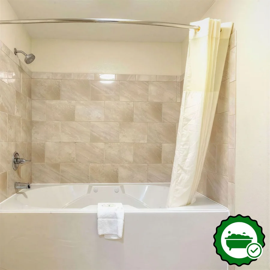 Quality Inn - Verified Jacuzzi In-Room