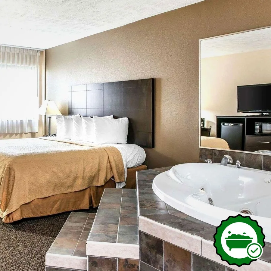 Quality Inn & Suites - Verified Jacuzzi In-Room