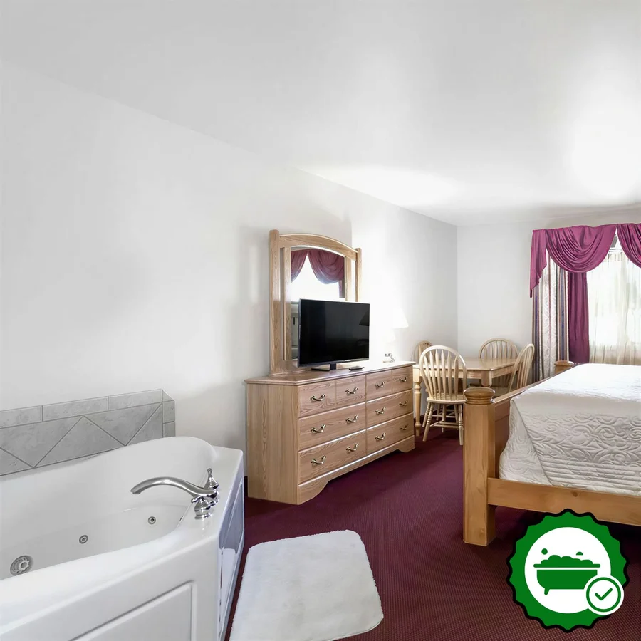 Super 8 by Wyndham Rexburg - Verified Jacuzzi In-Room