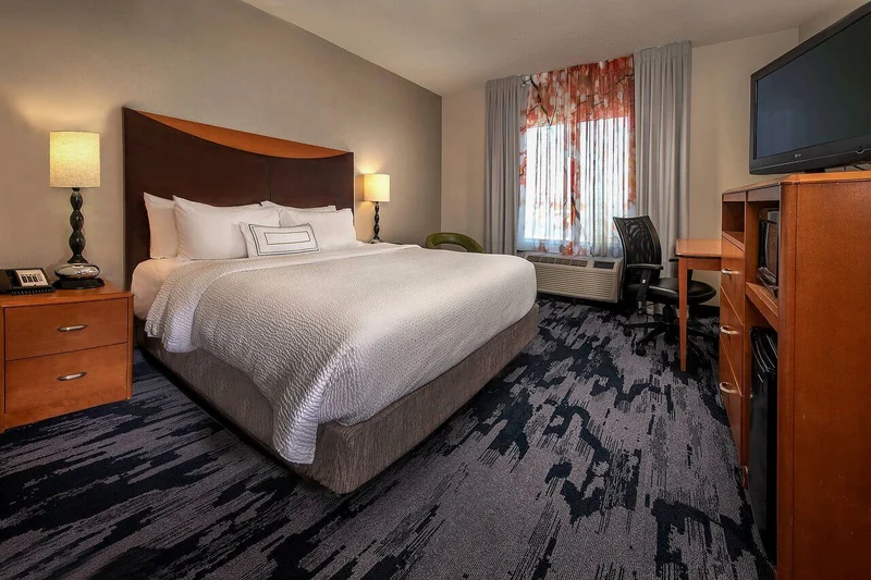 Fairfield Inn & Suites Harrisonburg - Guest Room image