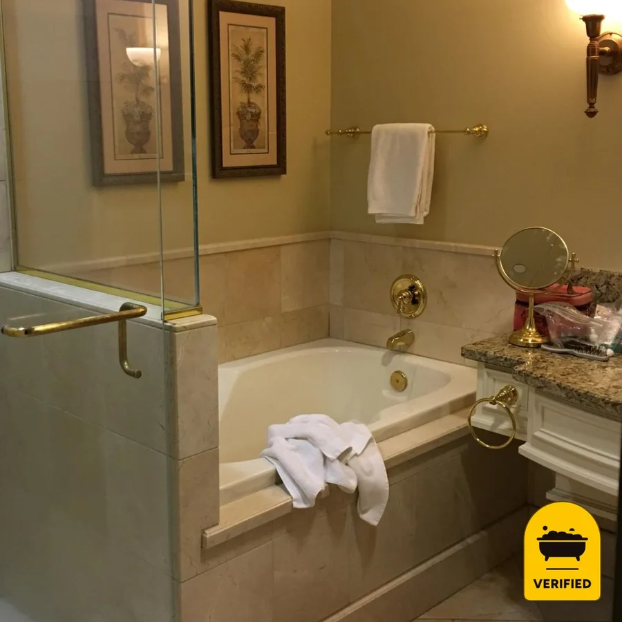 Carlton Hotel: the Legacy King Jetted Tub Room in Atascadero, CA