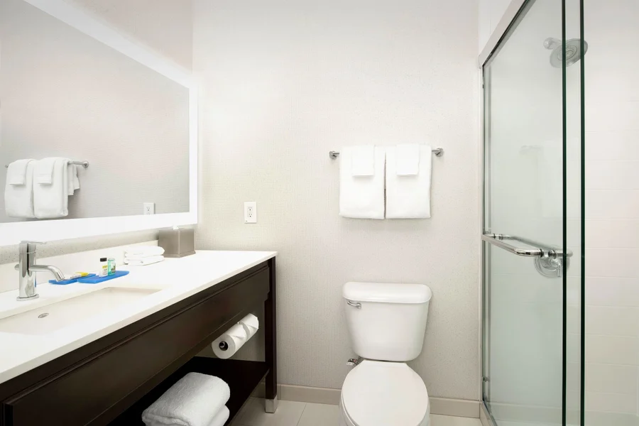 Holiday Inn Express & Suites Puyallup (Tacoma Area), an IHG hotel - Featured hot tub