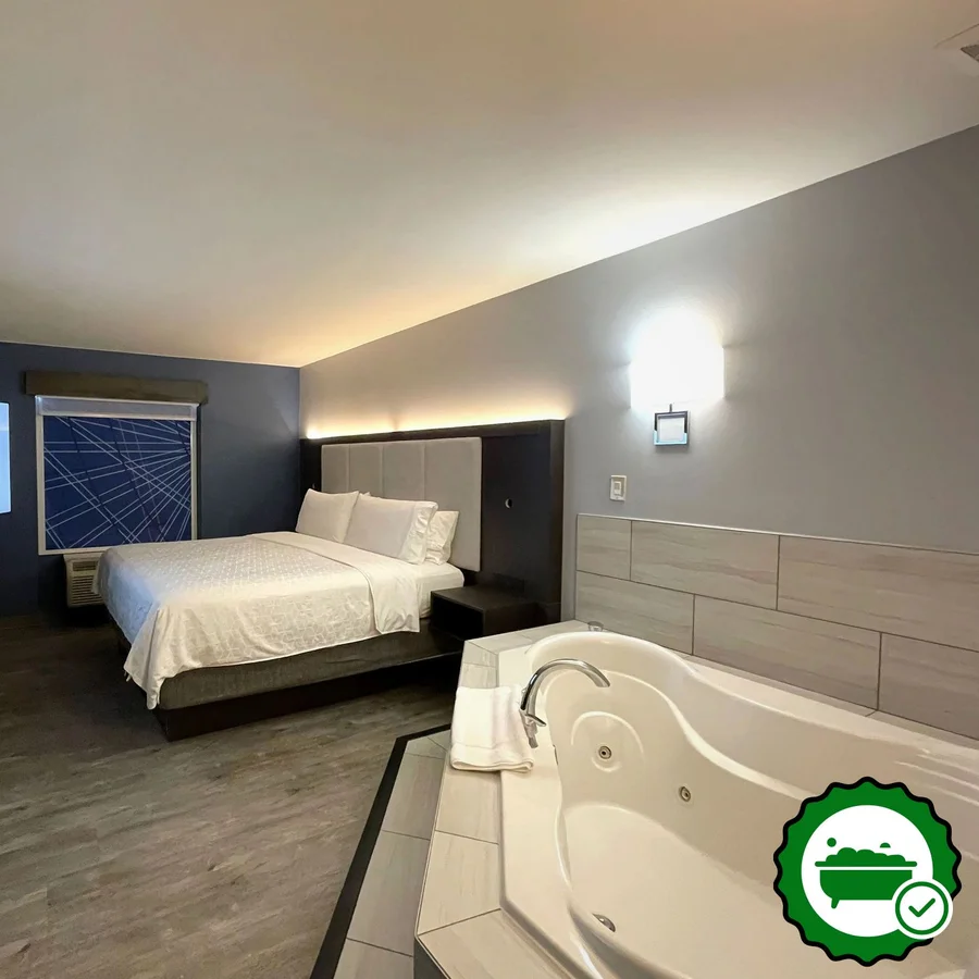 Holiday Inn Express & Suites Columbia East - Elkridge, an IHG hotel - Verified Jacuzzi In-Room