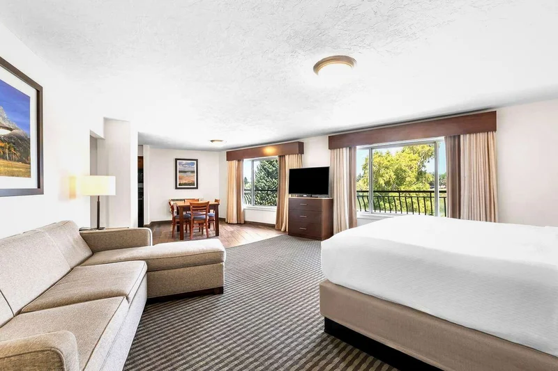 Best Western Driftwood Inn - Guest Room image