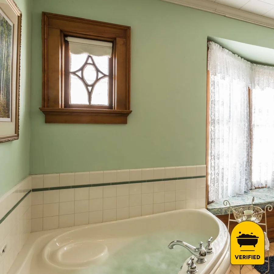 Honeybee Inn Bed & Breakfast, the water at Horicon