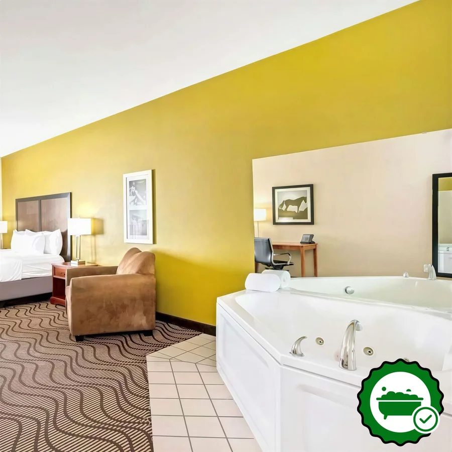 La Quinta Inn & Suites by Wyndham Corpus Christi Northwest - Verified Jacuzzi In-Room