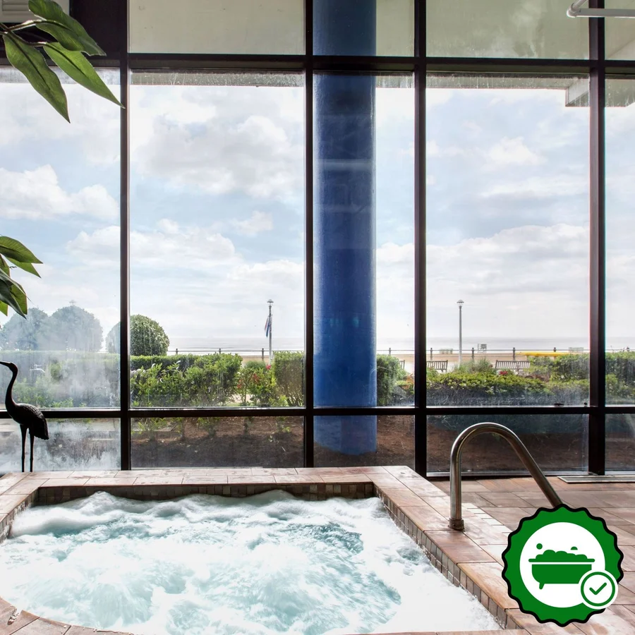 Coastal Hotel & Suites Virginia Beach - Oceanfront - Verified Jacuzzi In-Room