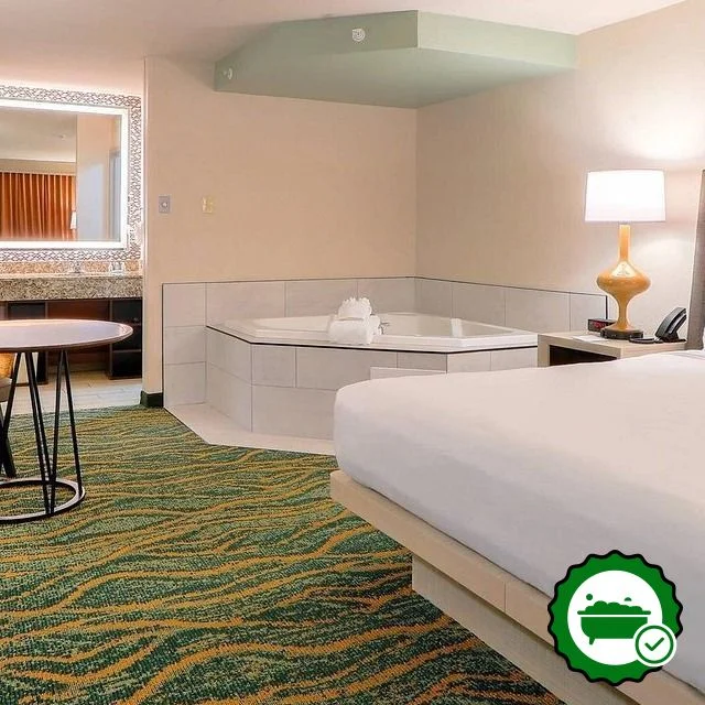 Quality Inn Near The Island Pigeon Forge - Verified Jacuzzi In-Room