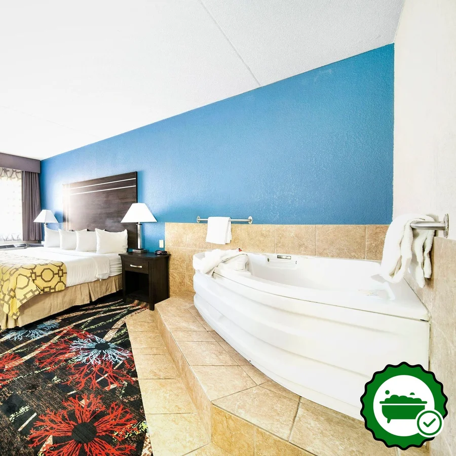 Baymont by Wyndham Muncie Near Ball State University - Verified Jacuzzi In-Room