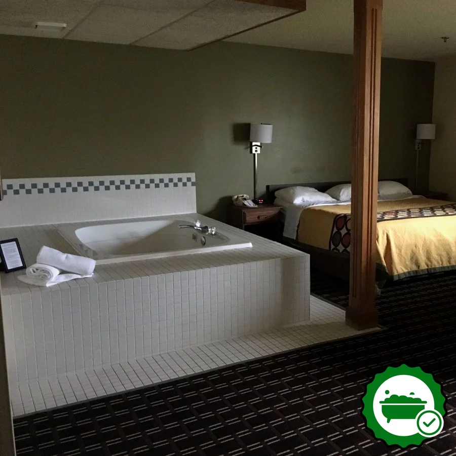 Super 8 by Wyndham Watertown WI - Verified Jacuzzi In-Room
