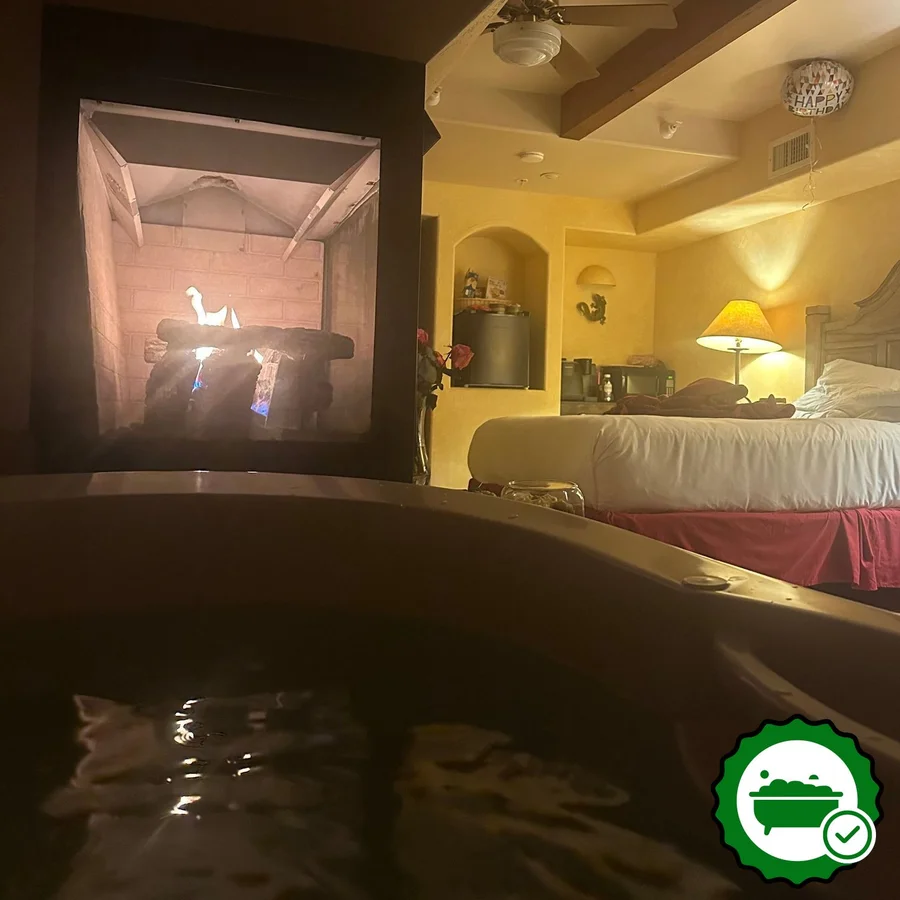 The Inn at Thunder Mountain - Verified Jacuzzi In-Room