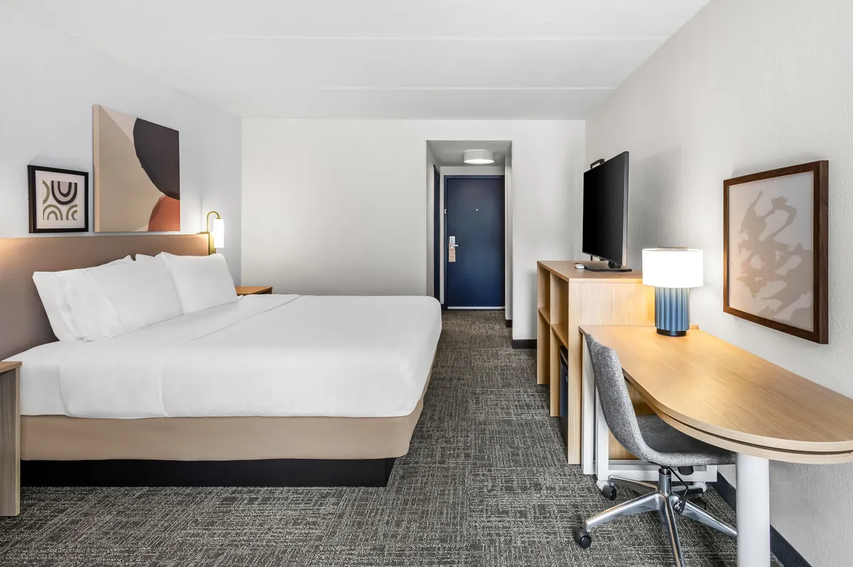 Country Inn & Suites by Radisson, Alpharetta, GA - Guest Room image