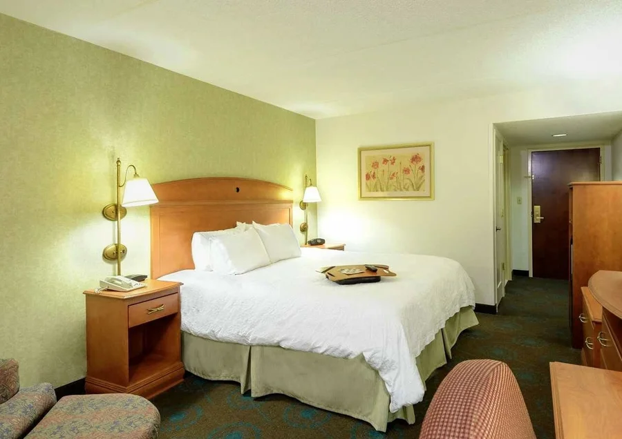 Hampton Inn Mt. Vernon - Guest Room image